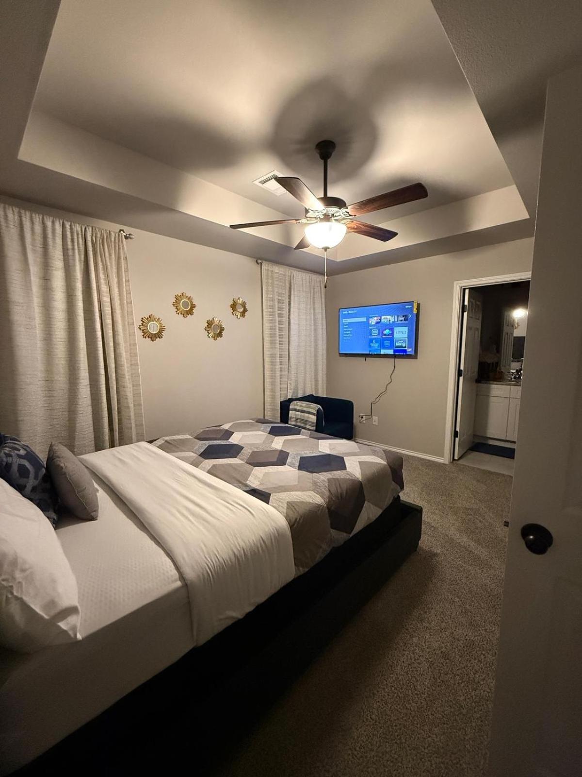 Gorgeous, Brand New 3 Bedrooms Home- Built 2024, Near Seaworld & Lackland Afb San Antonio Exterior foto
